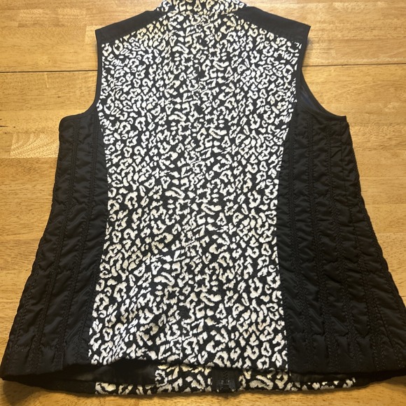 Chico's Womens Full Zip Lined Vest Jacket Black/White Animal Print Sz 1 Sz Med - Picture 2 of 9